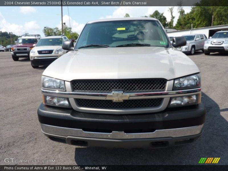 Silver Birch / Dark Charcoal 2004 Chevrolet Silverado 2500HD LS Extended Cab 4x4