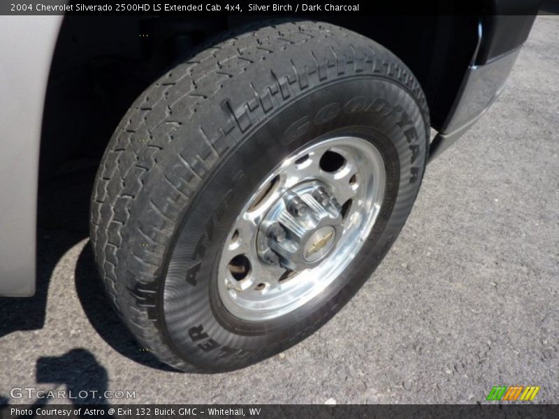 Silver Birch / Dark Charcoal 2004 Chevrolet Silverado 2500HD LS Extended Cab 4x4