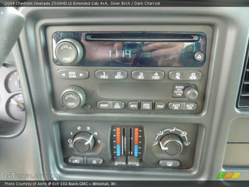 Silver Birch / Dark Charcoal 2004 Chevrolet Silverado 2500HD LS Extended Cab 4x4