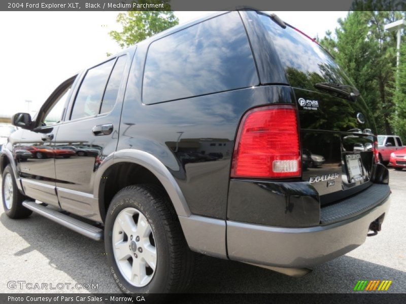 Black / Medium Parchment 2004 Ford Explorer XLT