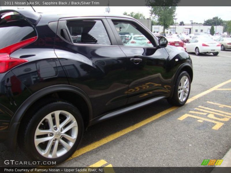 Sapphire Black / Black/Silver Trim 2011 Nissan Juke SV