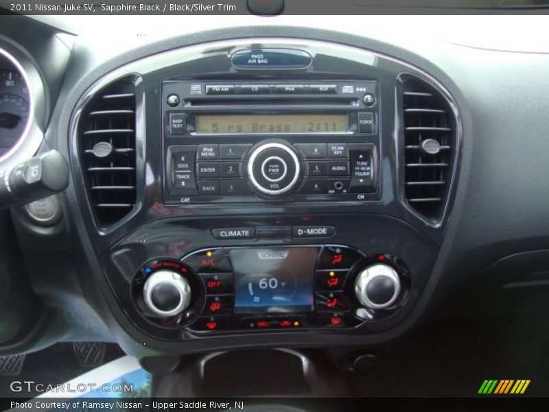 Controls of 2011 Juke SV