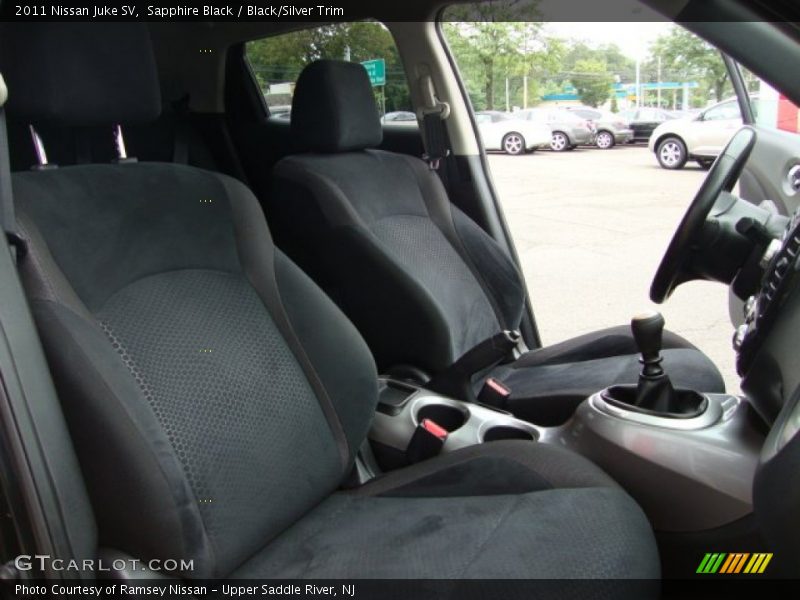  2011 Juke SV Black/Silver Trim Interior