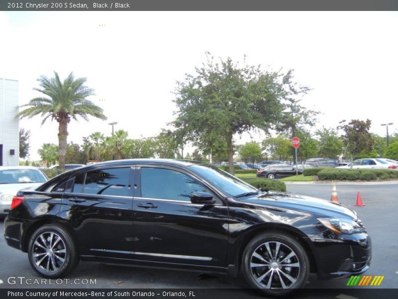 Black / Black 2012 Chrysler 200 S Sedan