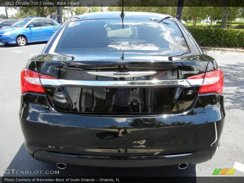  2012 200 S Sedan Black