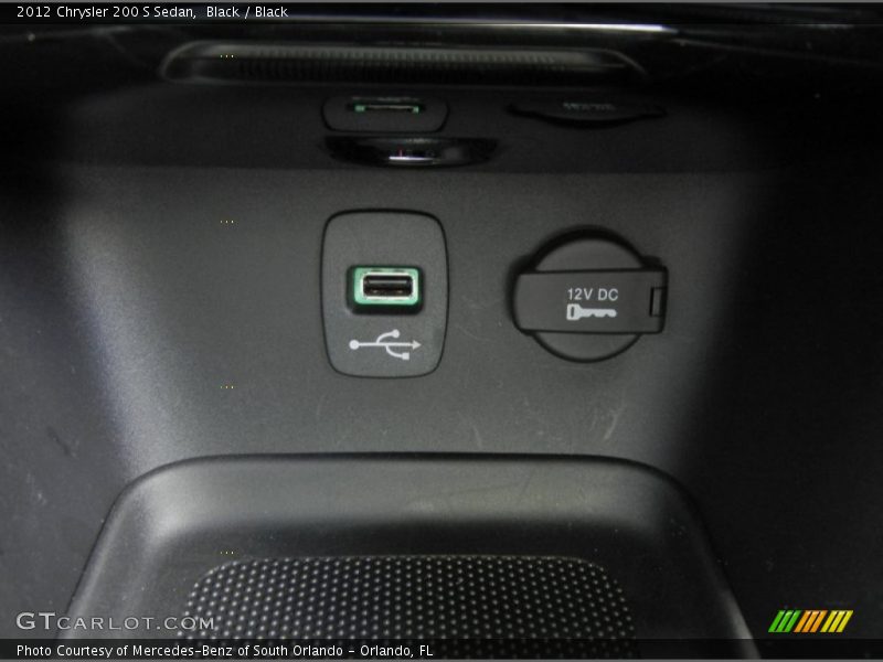 Black / Black 2012 Chrysler 200 S Sedan