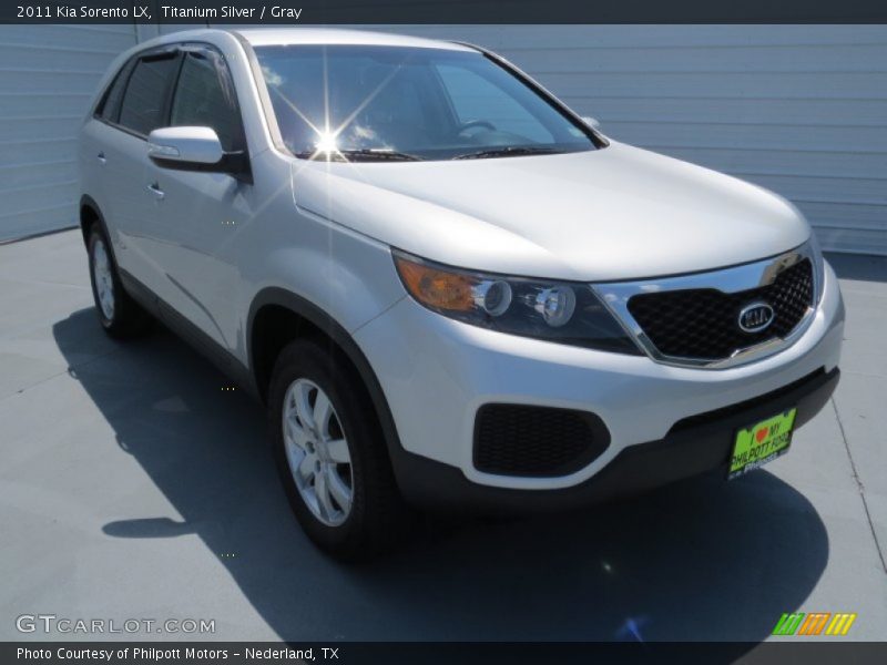Titanium Silver / Gray 2011 Kia Sorento LX