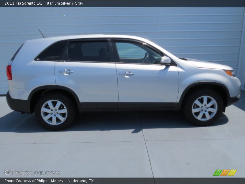 Titanium Silver / Gray 2011 Kia Sorento LX