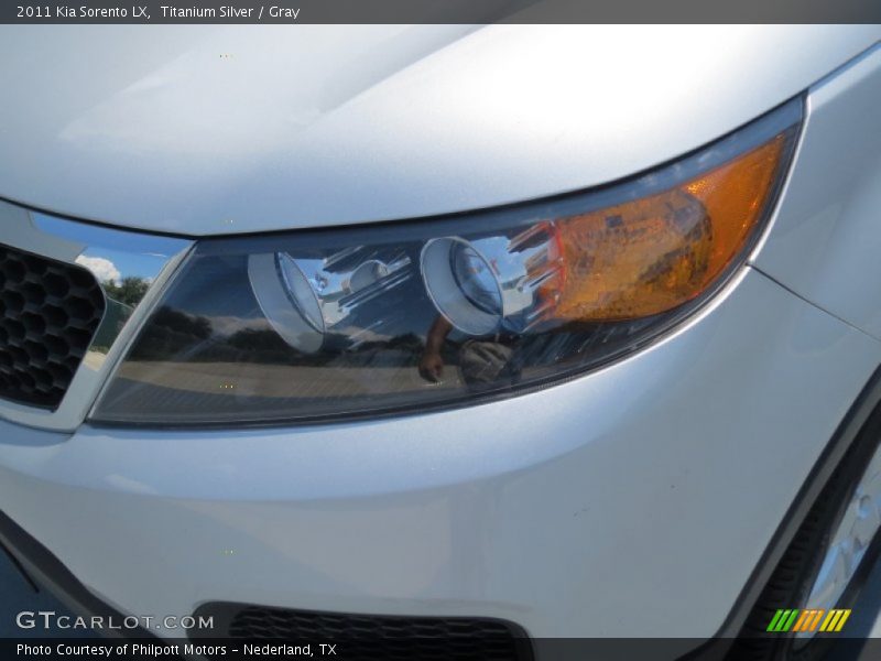 Titanium Silver / Gray 2011 Kia Sorento LX