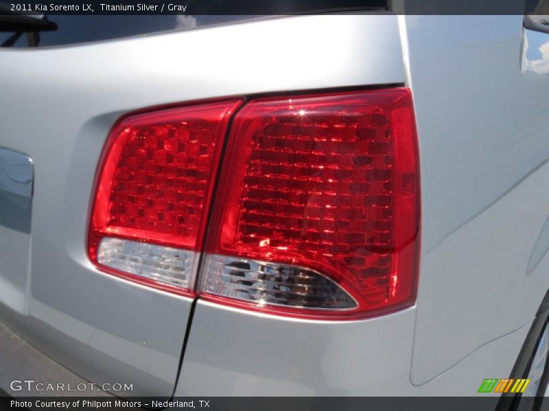 Titanium Silver / Gray 2011 Kia Sorento LX
