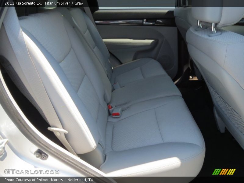 Titanium Silver / Gray 2011 Kia Sorento LX