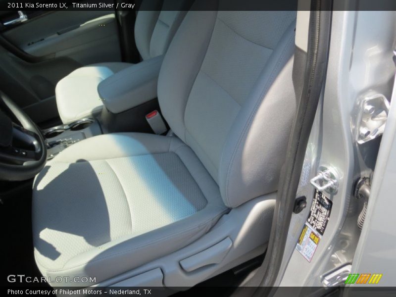 Titanium Silver / Gray 2011 Kia Sorento LX