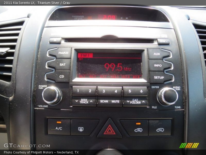 Titanium Silver / Gray 2011 Kia Sorento LX