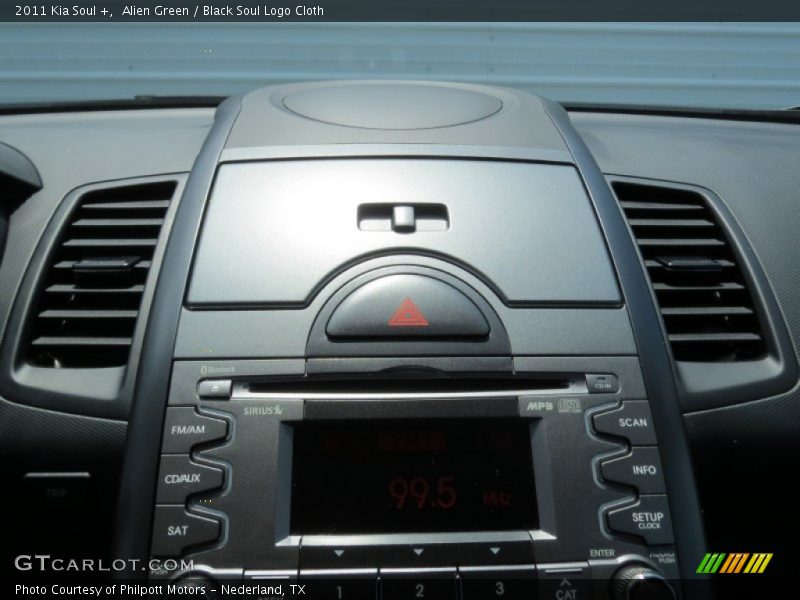 Alien Green / Black Soul Logo Cloth 2011 Kia Soul +