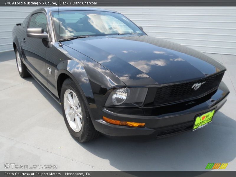 Black / Dark Charcoal 2009 Ford Mustang V6 Coupe