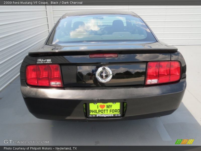 Black / Dark Charcoal 2009 Ford Mustang V6 Coupe