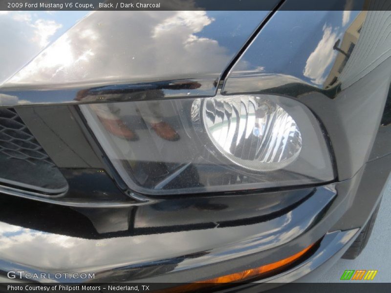 Black / Dark Charcoal 2009 Ford Mustang V6 Coupe