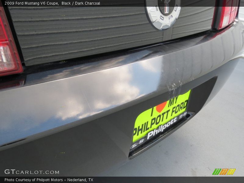 Black / Dark Charcoal 2009 Ford Mustang V6 Coupe
