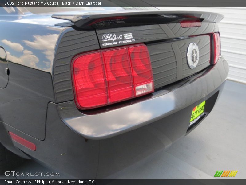 Black / Dark Charcoal 2009 Ford Mustang V6 Coupe