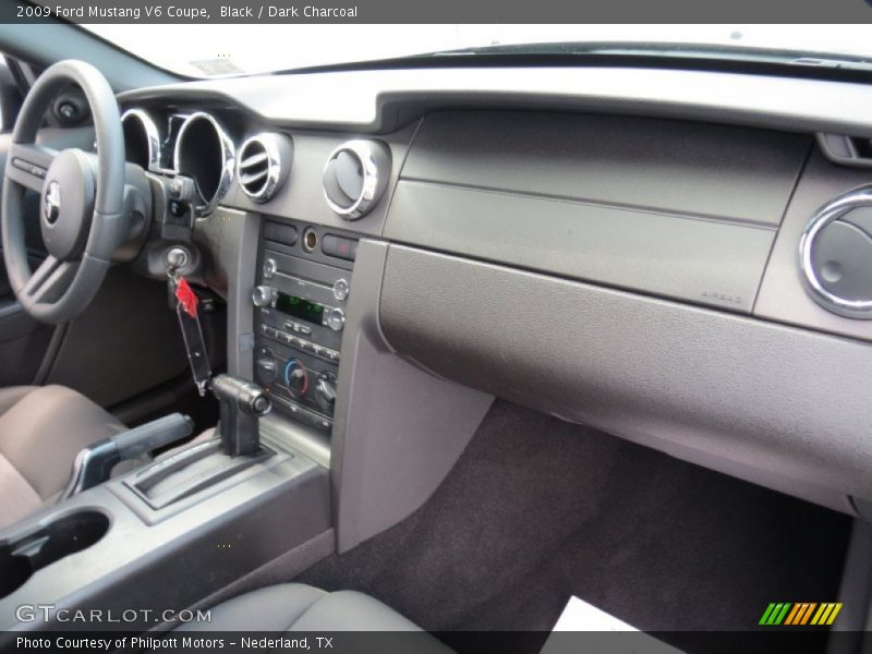 Black / Dark Charcoal 2009 Ford Mustang V6 Coupe