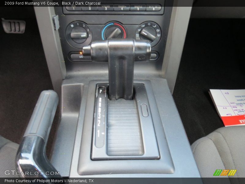 Black / Dark Charcoal 2009 Ford Mustang V6 Coupe