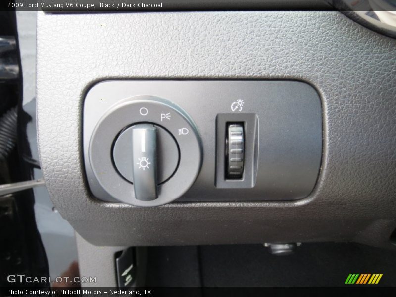 Black / Dark Charcoal 2009 Ford Mustang V6 Coupe