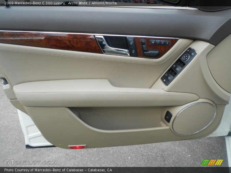 Arctic White / Almond/Mocha 2009 Mercedes-Benz C 300 Luxury