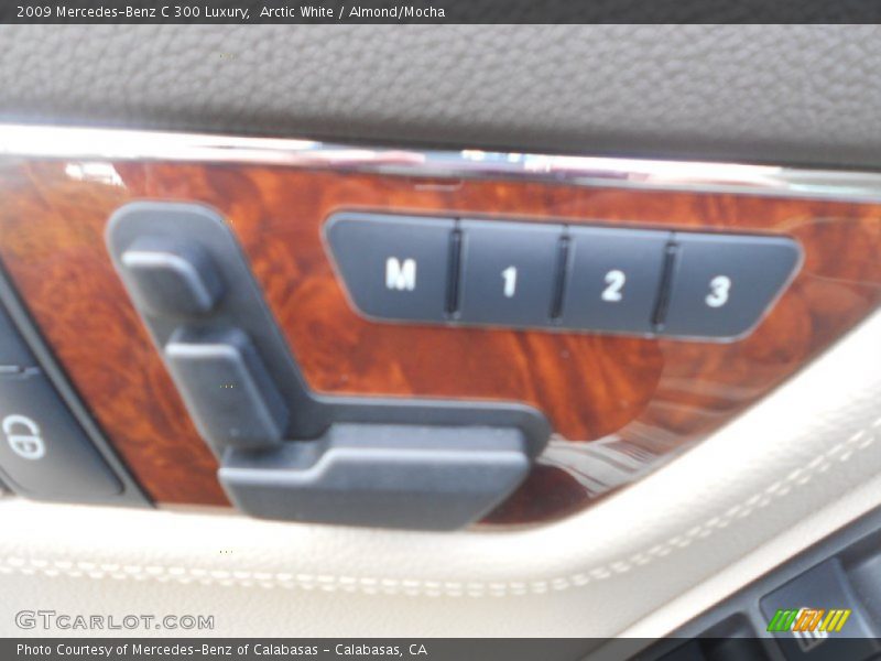 Arctic White / Almond/Mocha 2009 Mercedes-Benz C 300 Luxury