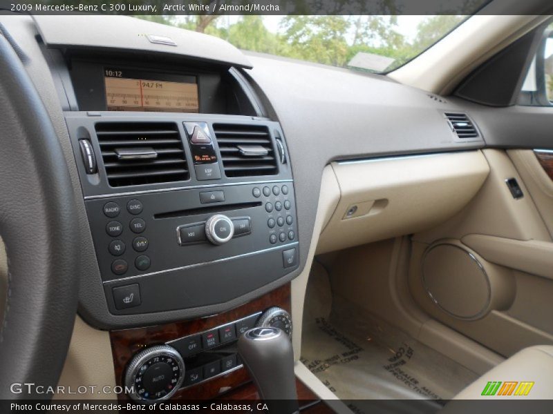 Arctic White / Almond/Mocha 2009 Mercedes-Benz C 300 Luxury