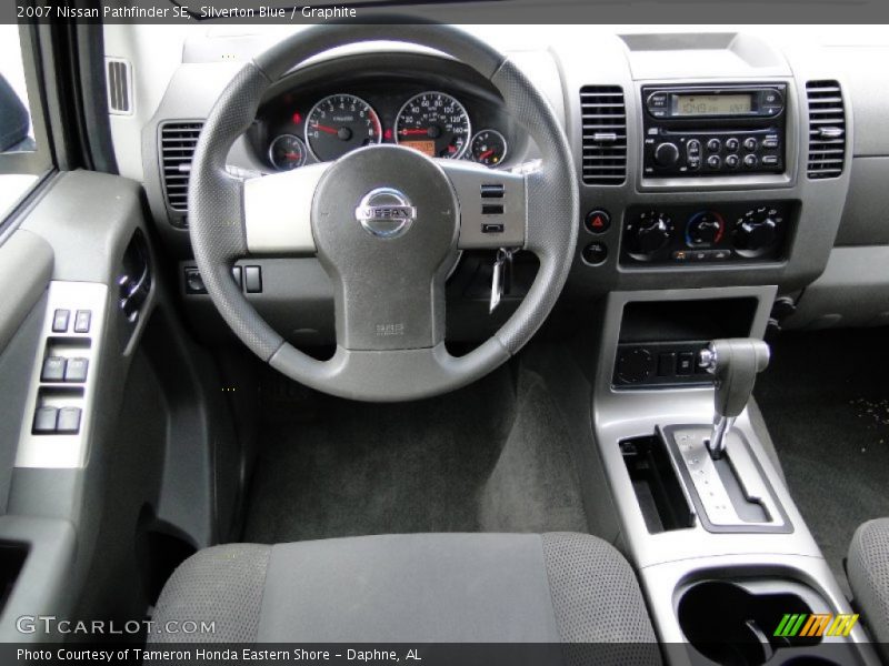 Dashboard of 2007 Pathfinder SE