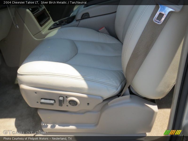 Silver Birch Metallic / Tan/Neutral 2004 Chevrolet Tahoe LT