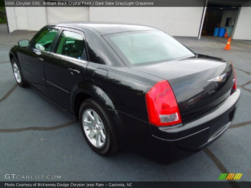 Brilliant Black Crystal Pearl / Dark Slate Gray/Light Graystone 2006 Chrysler 300