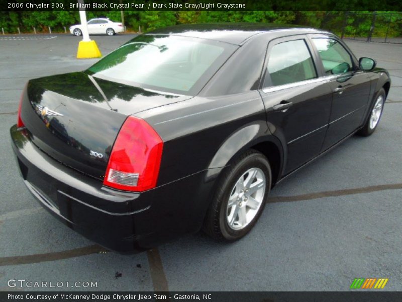 Brilliant Black Crystal Pearl / Dark Slate Gray/Light Graystone 2006 Chrysler 300