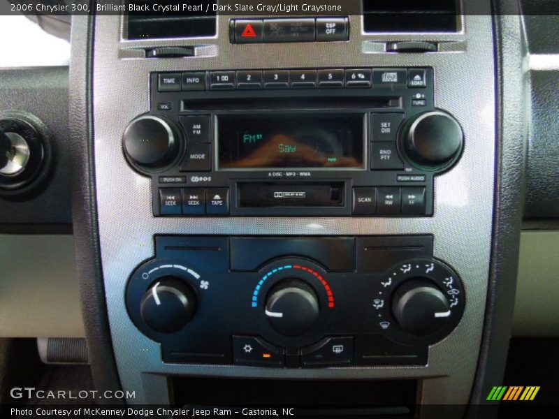 Brilliant Black Crystal Pearl / Dark Slate Gray/Light Graystone 2006 Chrysler 300