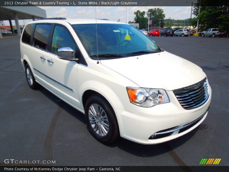 Front 3/4 View of 2013 Town & Country Touring - L