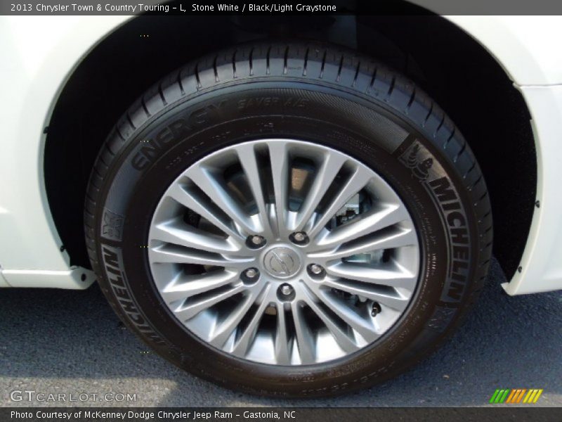  2013 Town & Country Touring - L Wheel