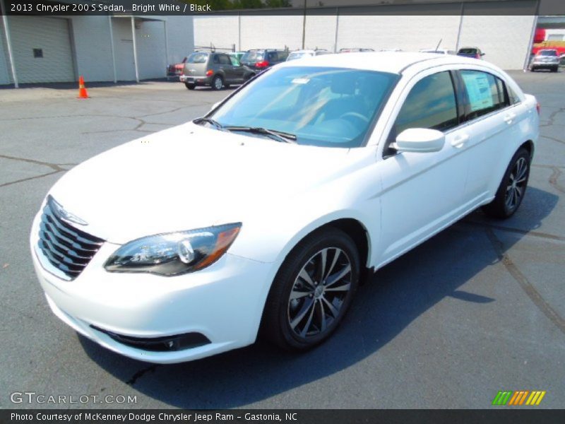Bright White / Black 2013 Chrysler 200 S Sedan