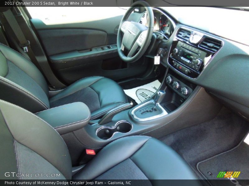 Bright White / Black 2013 Chrysler 200 S Sedan