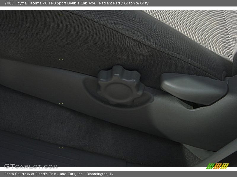 Radiant Red / Graphite Gray 2005 Toyota Tacoma V6 TRD Sport Double Cab 4x4