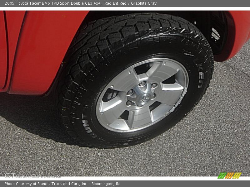 Radiant Red / Graphite Gray 2005 Toyota Tacoma V6 TRD Sport Double Cab 4x4