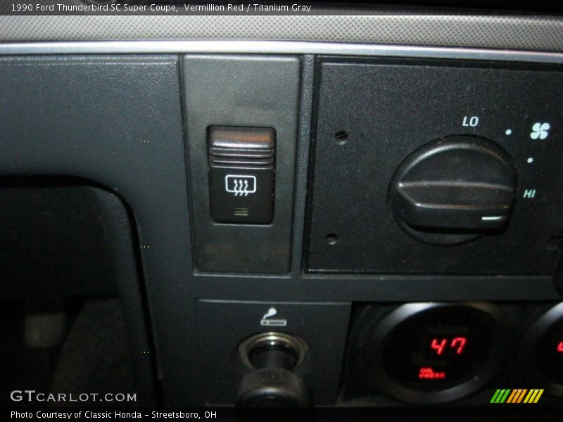 Controls of 1990 Thunderbird SC Super Coupe