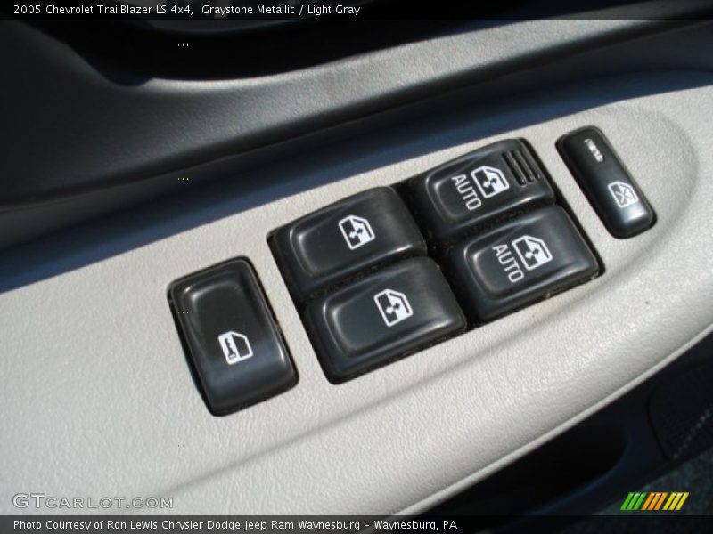 Graystone Metallic / Light Gray 2005 Chevrolet TrailBlazer LS 4x4