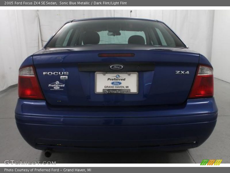 Sonic Blue Metallic / Dark Flint/Light Flint 2005 Ford Focus ZX4 SE Sedan