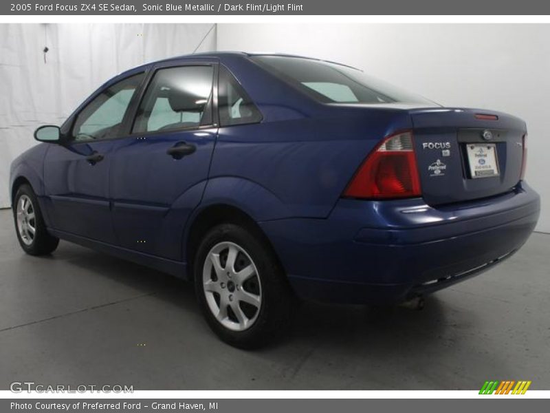 Sonic Blue Metallic / Dark Flint/Light Flint 2005 Ford Focus ZX4 SE Sedan