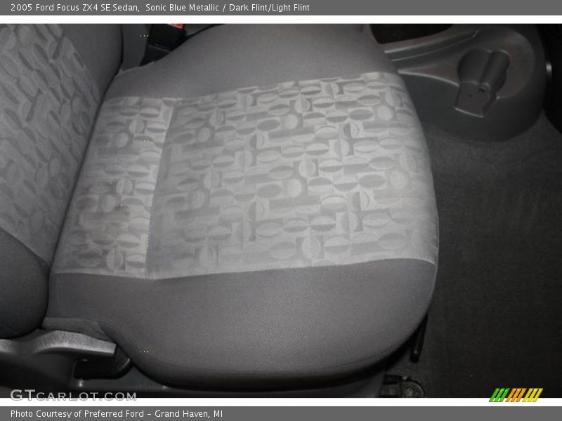 Sonic Blue Metallic / Dark Flint/Light Flint 2005 Ford Focus ZX4 SE Sedan