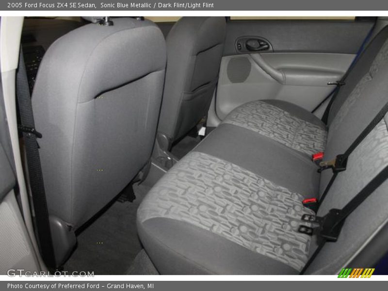 Sonic Blue Metallic / Dark Flint/Light Flint 2005 Ford Focus ZX4 SE Sedan