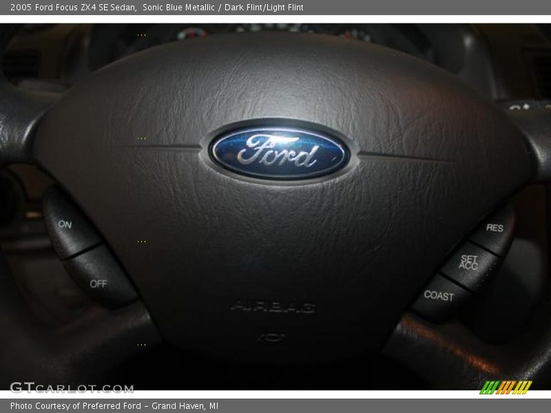 Sonic Blue Metallic / Dark Flint/Light Flint 2005 Ford Focus ZX4 SE Sedan