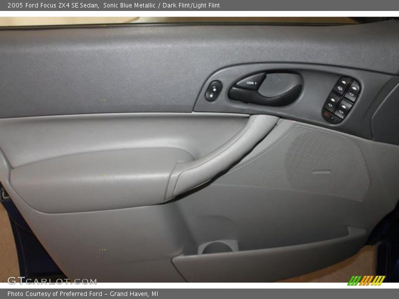 Sonic Blue Metallic / Dark Flint/Light Flint 2005 Ford Focus ZX4 SE Sedan