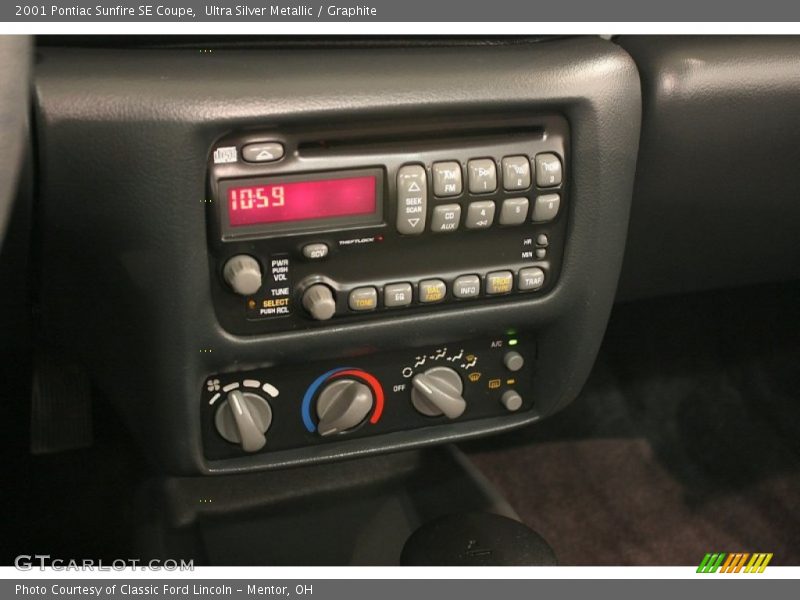 Ultra Silver Metallic / Graphite 2001 Pontiac Sunfire SE Coupe