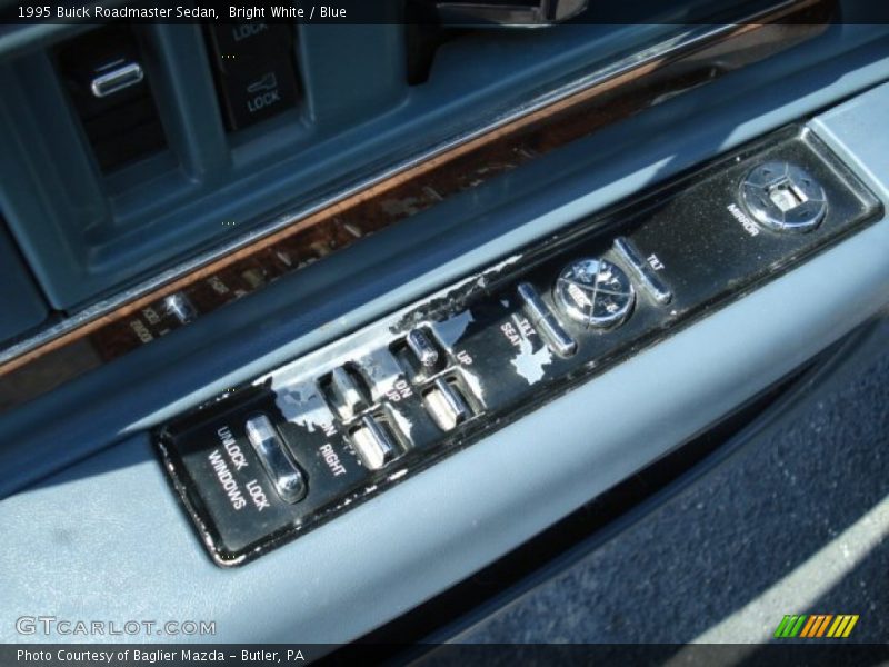 Controls of 1995 Roadmaster Sedan